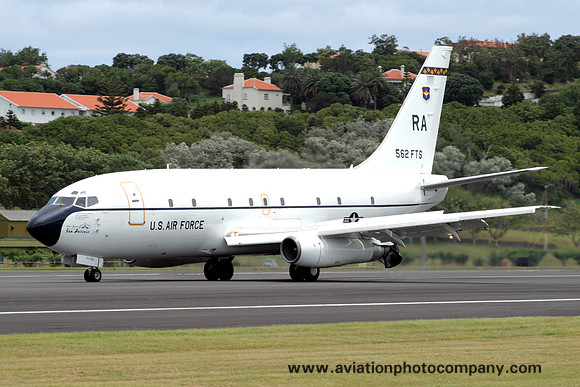 USAF 12 FTW 562 FTS Boeing T-43A Gator 73-1153 at Lajes (2009)