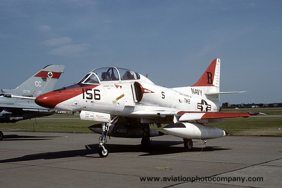 US Navy TW-2 Douglas TA-4J Skyhawk 159797/B-156 (1990)
