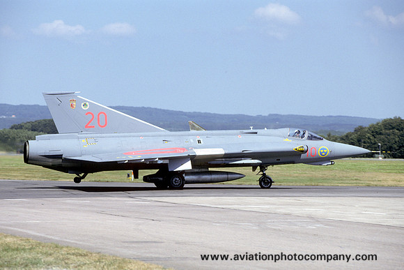 Swedish Air Force F10 SAAB Draken J-35J 35620/20 (1995)