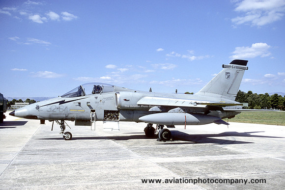 Italian Air Force 32 Stormo Aeritalia AMX MM7091/32-64 (1995)