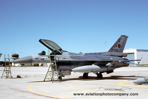 Dutch Air Force 314 Squadron GD F-16A Fighting Falcon J-062 (1995)