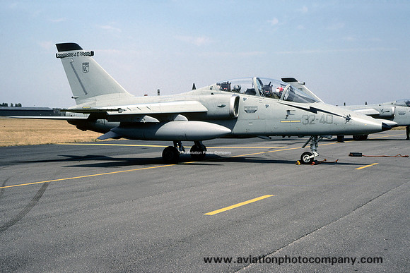 Italian Air Force 32 Stormo Aeritalia AMX-T MM55031/32-40 (1995)