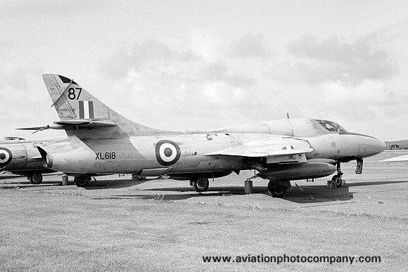 RAF 229 OCU Hawker Hunter T.7 XL618/87 (1969)