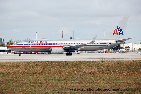 American Airlines Boeing 737-800 N929AN at Miami IAP (2008)