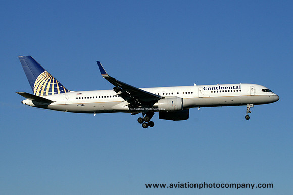 Continental Airlines Boeing 757-224(WL) N17126 (2008)