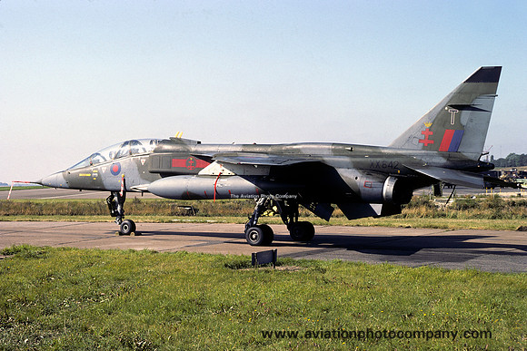 RAF 41 Squadron Sepecat Jaguar T.2 XX842/T (1977)