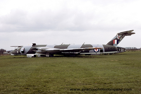 RAF Handley Page Victor K.1A XH616 at RAF Manston (1978)