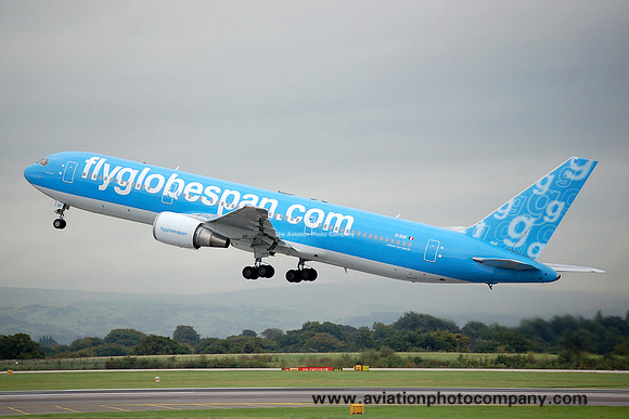 flyglobespan Boeing 767-306(ER) EI-DOF at Manchester IAP (2007)