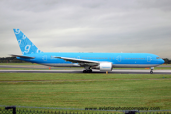flyglobespan Boeing 767-306(ER) EI-DOF at Manchester IAP (2007)