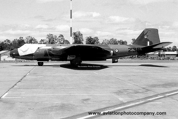 RAAF 2 Squadron English Electric Canberra B.20 A84-236 (1982)