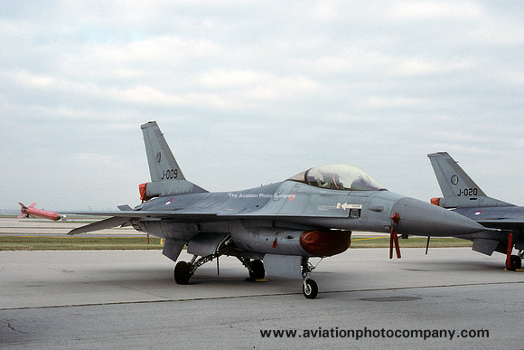 Dutch Air Force 315 Squadron GD F-16A Fighting Falcon J-009 (1995)