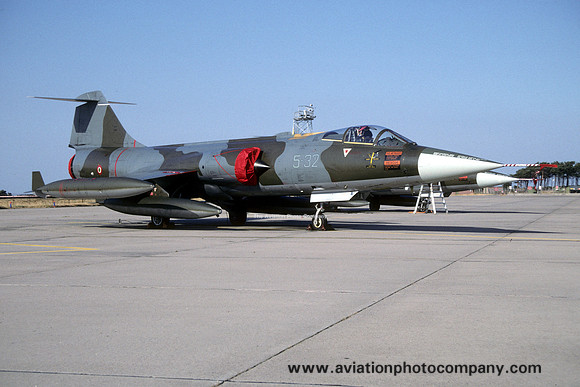 Italian Air Force 5 Stormo Lockheed F-104S Starfighter MM6786/5-32 (1995)