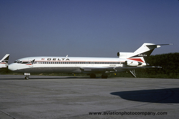 Delta Airlines Boeing 727-247 N295WA (1988)
