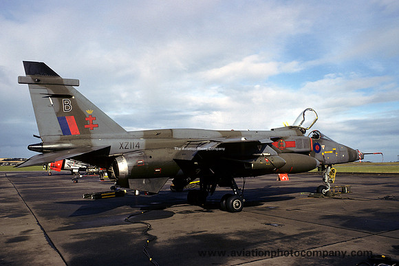 RAF 41 Squadron Sepecat Jaguar GR.1 XZ114/B (1977)