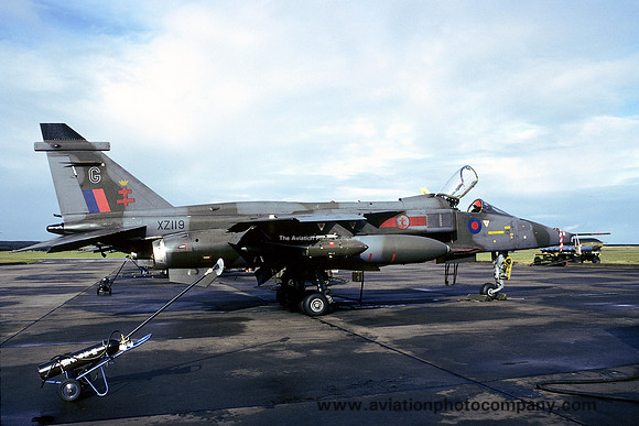 RAF 41 Squadron Sepecat Jaguar GR.1 XZ119/G (1977)