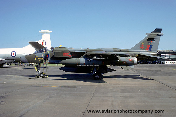 RAF 41 Squadron Sepecat Jaguar GR.1 XZ356/J (1977)