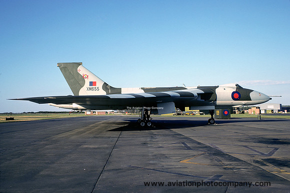 RAF 101 Squadron Avro Vulcan B.2 XM655 (1977)