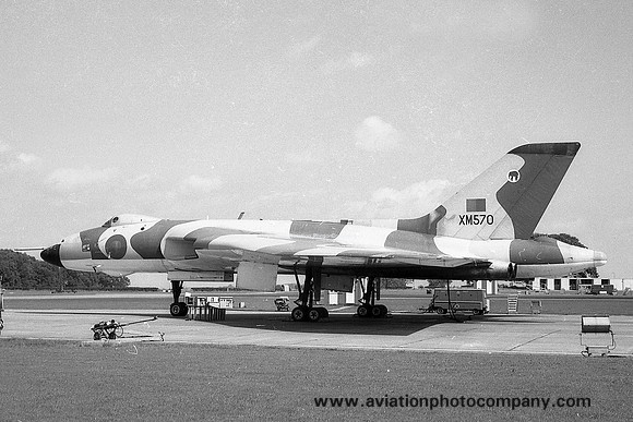 RAF 27 Squadron Avro Vulcan B.2 XM570 (1974)