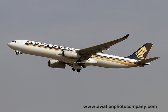 Singapore Airlines Airbus A330-343 9V-STQ (2019)
