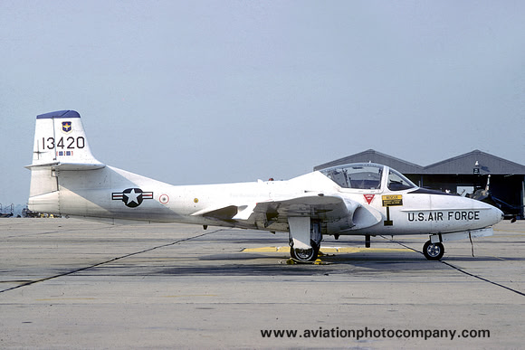 USAF Cessna T-37B Tweet 64-13420 (1978)