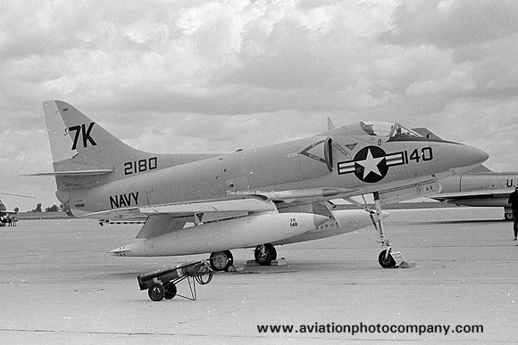 US Navy Olathe Douglas A-4B Skyhawk 142180/7K-140 (1968)