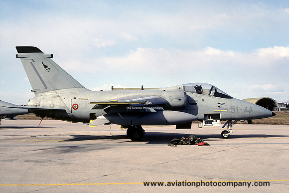Italian Air Force 51 Stormo Aeritalia AMX MM7136/51-44 (1993)