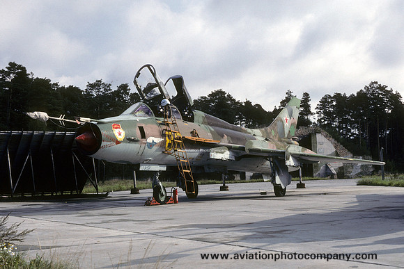 Russian Air Force 20 APIB Sukhoi Su-17UM-3 Fitter 88 (1992)
