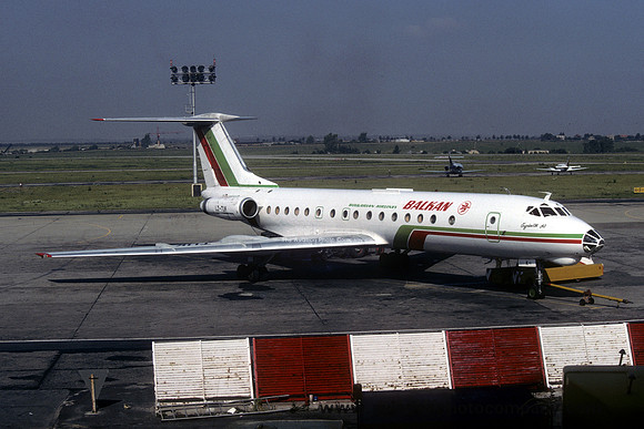 Balkan Bulgarian Airlines Tupoplev Tu-134A LZ-TUK (1988)