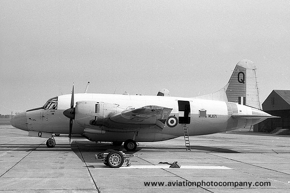 RAF 5 FTS Vickers Varsity T.1 WL671/Q (1974)