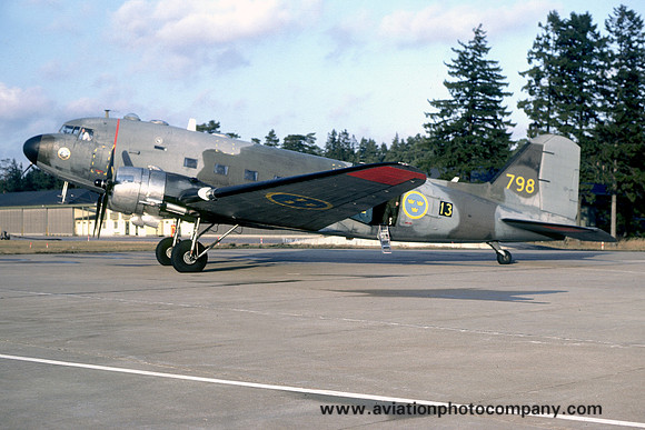 Swedish Air Force F13 Douglas C-47B 79008/798 (1980)