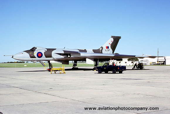 RAF 50 Squadron Avro Vulcan B.2 XL387 (1979)