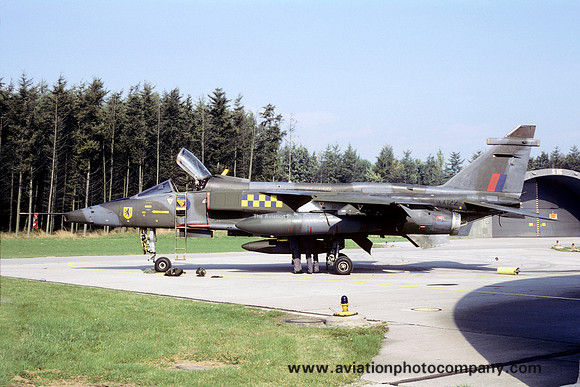 RAF 54 Squadron Sepecat Jaguar GR.1 XX122 (1979)