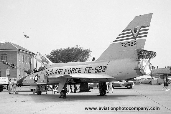 USAF 71 FIS Convair F-106B Delta Dart 57-2523