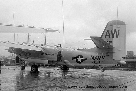 US Navy VS-34 Grumman S-2D Tracker 148742/AW-32 on board USS Randolph