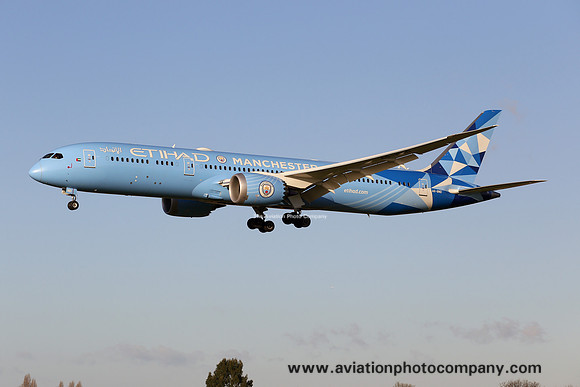 Etihad Airways Boeing 787-9 A6-BND at Manchester IAP (2019)