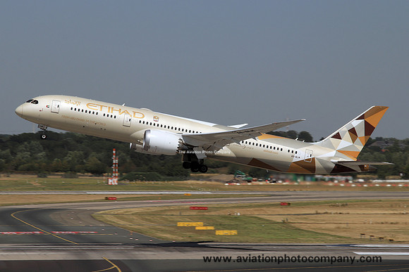 Etihad Airways Boeing 787-9 A6-BLM (2019)