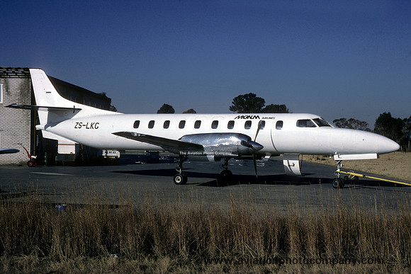 Magnum Airlines Swearingen SA226-TC Metro II ZS-LKG (1988)