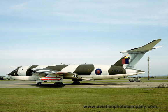 RAF 214 Squadron Handley Page Victor K.1A XA932 (1979)