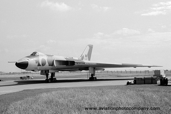 RAF Scampton Wing Avro Vulcan B.2 XL427 (1974)