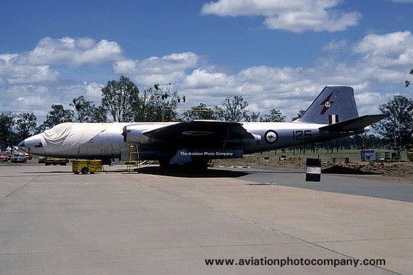 RAAF 2 Squadron English Electric Canberra B.20 A84-125 (1982)
