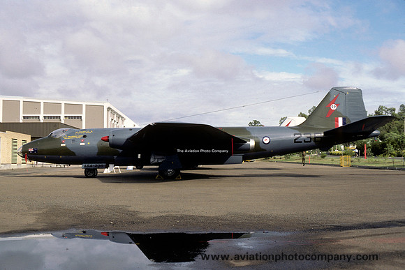 RAAF 2 Squadron English Electric Canberra B.20 A84-236 (1982)