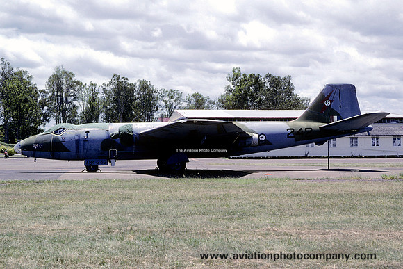 RAAF 2 Squadron English Electric Canberra B.20 A84-242 (1982)