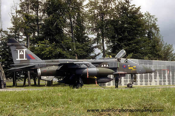 RAF 2 Squadron Sepecat Jaguar GR.1 XZ105 (1980)