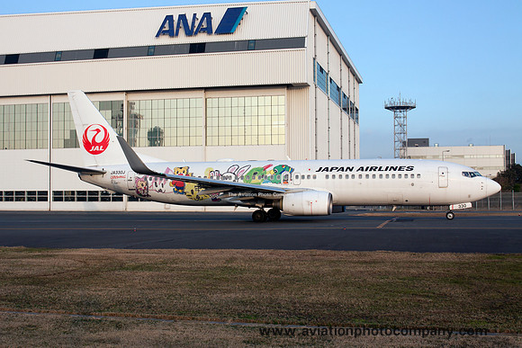 Japan Airlines Boeing 737-846 JA330J (2020)