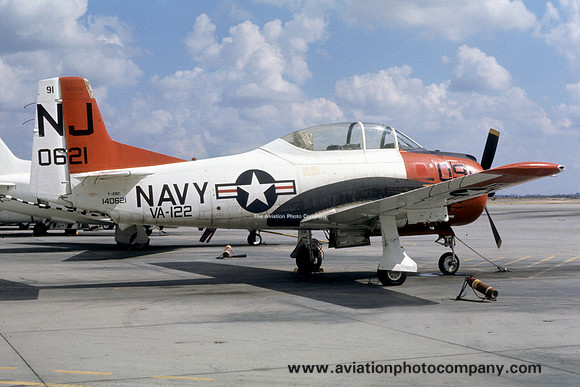 US Navy VA-122 North American T-28C Trojan 140621/NJ-091 (1975)