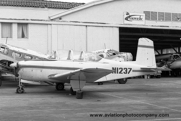Beech T-34B Mentor N1237 (1971)