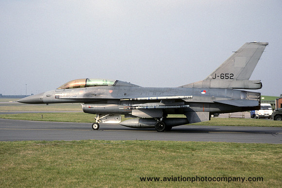 Dutch Air Force General Dynamics F-16B Fighting Falcon J-652 (1996)