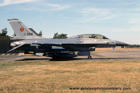 Dutch Air Force 314 Squadron General Dynamics F-16B Fighting Falcon J-368 (1995)