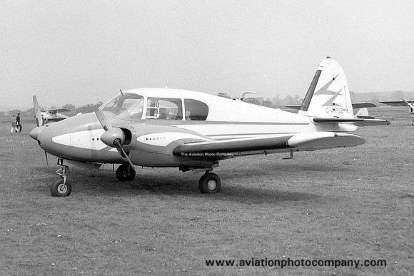 Piper PA-23-160 Apache G-APZE (1961)