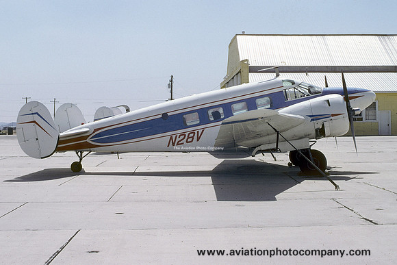 Beech E18S N28V (1977)